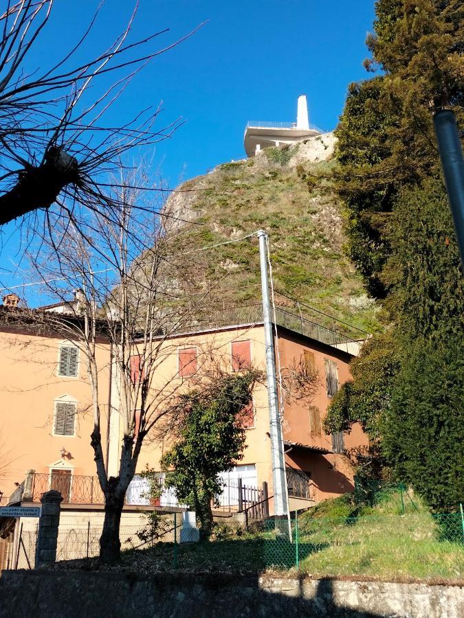 Appartement La Chicca Piccola Casina In Affitto Nel Borgo Antico Di Gaggio Montano Bo Extérieur photo